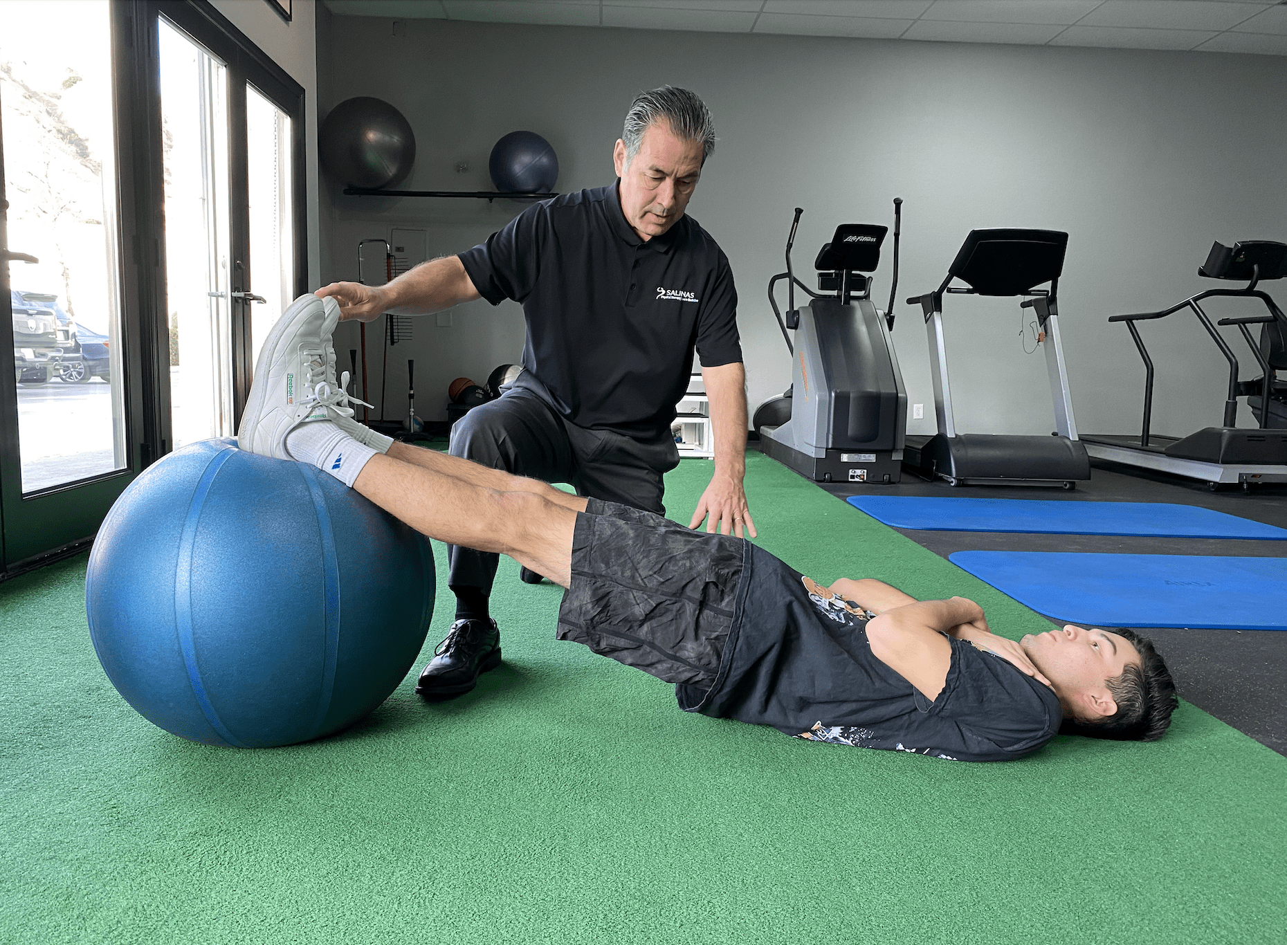 3 Effective Ways to use a Stability Ball to Strengthen your Core ...